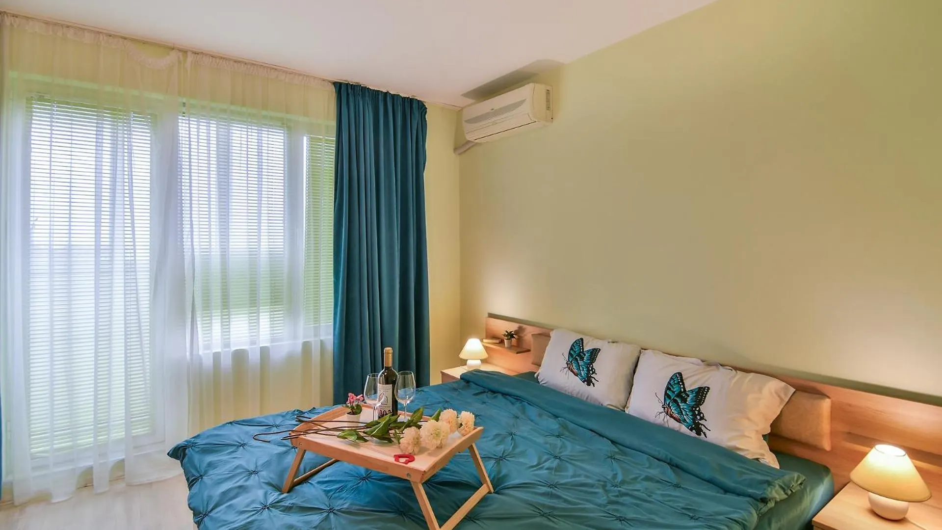 Central Paradise - Free Parking Varna Apartment